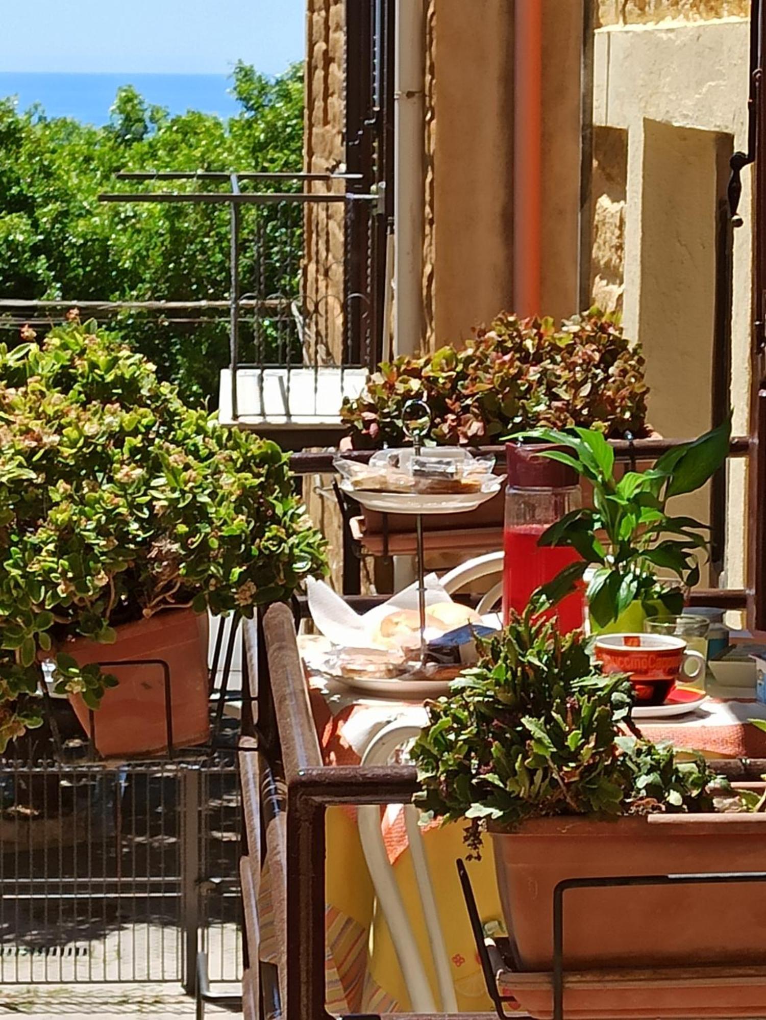 B&B Le 4 Stagioni Sul Viale, Belvedere Di 阿格里真托 外观 照片